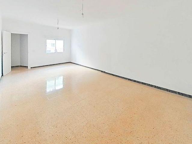 Piso en venta en Prat de Llobregat, El, de 76 m² 3 habitaciones por 220.400