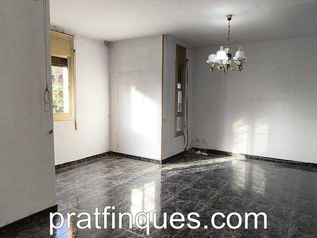 Piso en venta en Prat de Llobregat, El, de 79 m² 3 habitaciones por 279.500