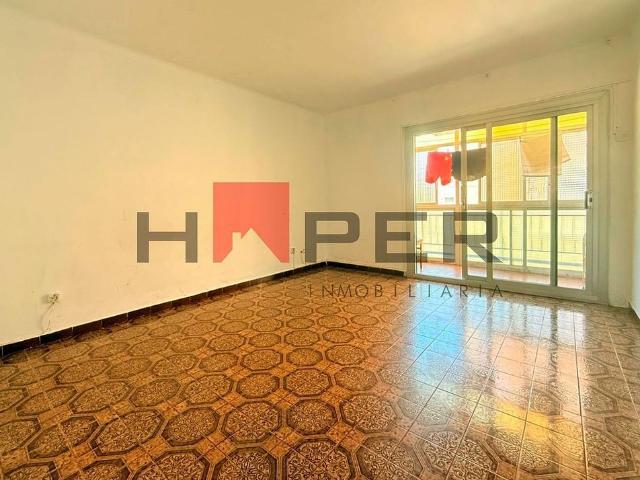 Piso en venta en Prat de Llobregat, El, de 70 m² 3 habitaciones por 207.000