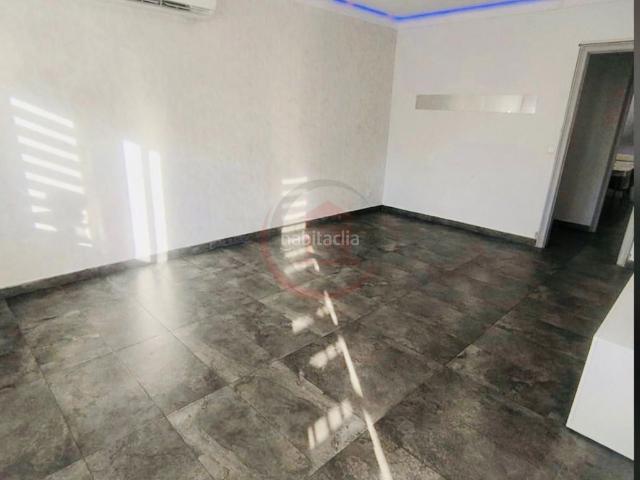 Piso en venta en Prat de Llobregat El, Sagnier Plaça de Catalunya. AMPLIO PISO DE 180 M2 DOS TERRAZAS 7 HABITACIONES POSIBILIDAD DE SEGREGACIÓN EN EL PRAT DE LLOBREGAT. Pisos Prat de Llobregat.