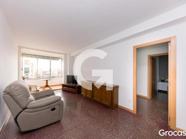 Piso en venta en Prat de Llobregat El, Sagnier Plaça de Catalunya. VIVIENDA CON EXCELENTE UBICACIÓN Y VISTAS DESPEJADAS EN EL PRAT. Pisos Prat de Llobregat.