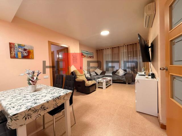 Piso en venta en Prat de Llobregat El, Sant Cosme La Granja. PISO 4 HABITACIONES Y 2 BAÑOS RESERVADO. Pisos Prat de Llobregat.