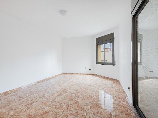 Piso en venta en Premià de Mar, de 79 m² 4 habitaciones por 290.000