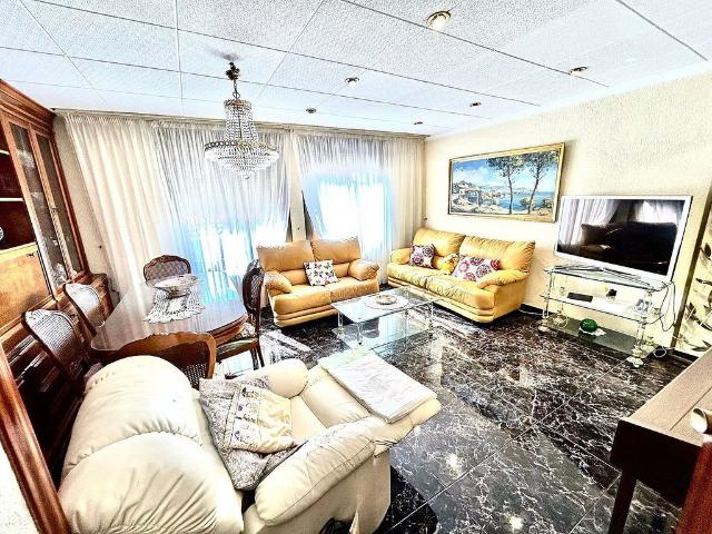Piso en venta en Premià de Mar, de 87 m² 3 habitaciones por 290.000