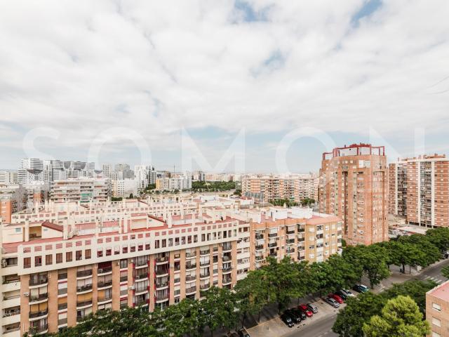 Piso en venta en Quatre Carreres, Valencia, con balcón y vistas despejadas