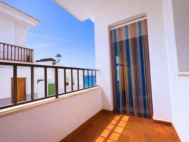 Piso en venta en Rubite. Oportunidad en la Costa Tropical piso con terraza y vistas al mar en Casarones. Pisos.