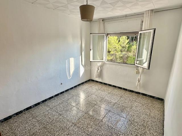 Piso en venta en Rubí, Can Roses. Da el salto de un alquiler a una compra con este piso. Pisos.