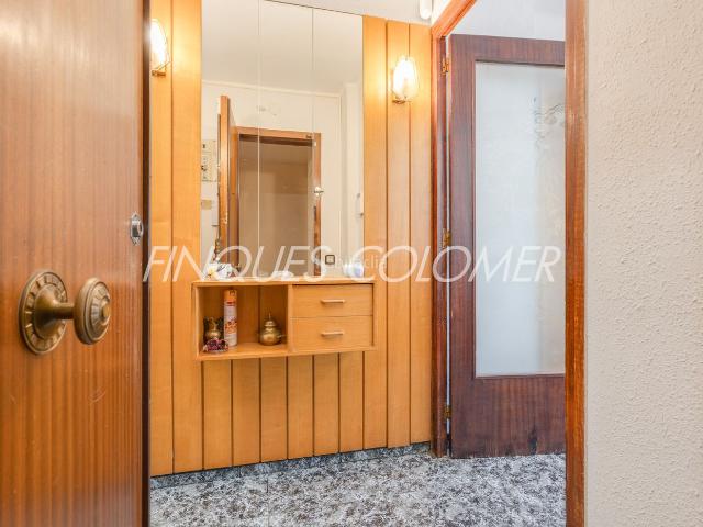 Piso en venta en Rubí, Centre. con balcón. Pisos.