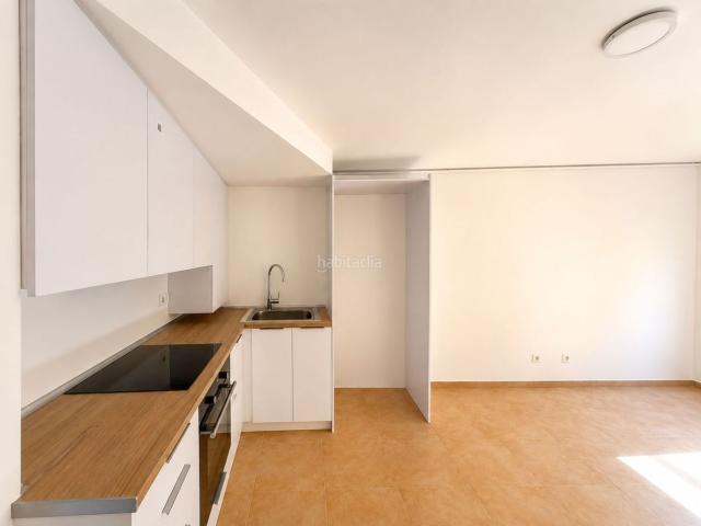 Piso en venta en Rubí, Centre. Piso muy luminoso y como nuevo en el centro de rubi con Ascensor. Pisos.