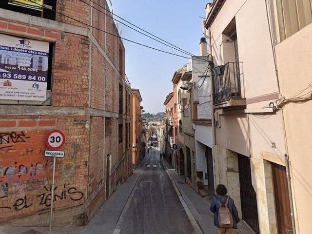 Piso en venta en calle De Sant Magí, Rubí, de 43 m² 1 habitación por 89.000
