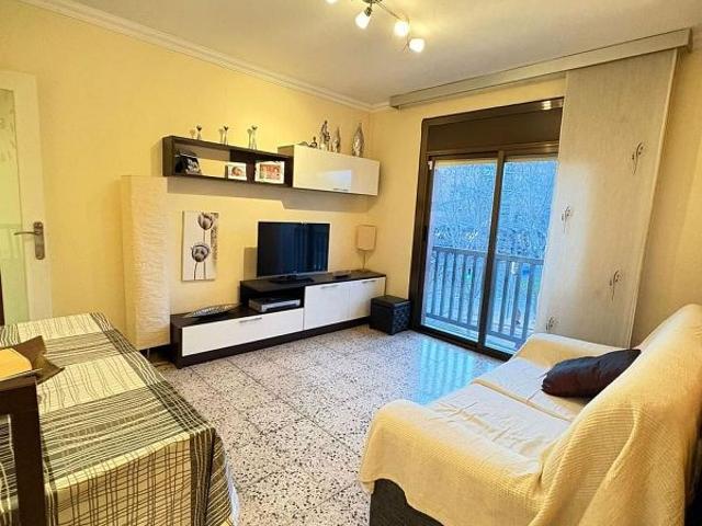 Piso en venta en Badalona, de 70 m² 3 habitaciones por 219.000