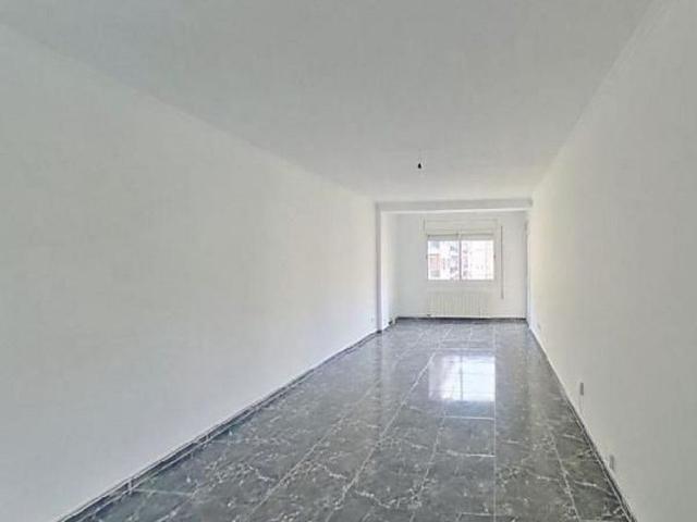 Piso en venta en Rubí, de 62 m² 3 habitaciones por 146.000