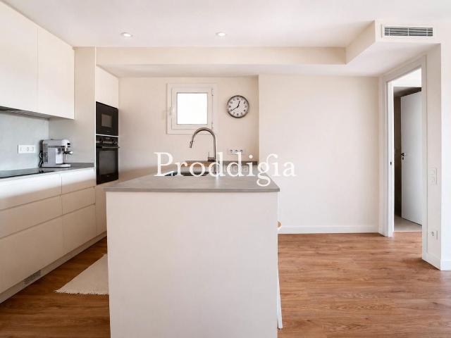 Piso en venta en Rubí, Mercat. Magnífica vivienda situada en el centro de Rubí. Pisos.