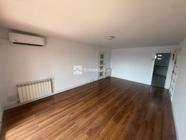 Piso en venta en Rubí, Progrés. Piso de 4 habitaciones en venta en la zona de 25 de Setembre Rubí. Pisos.