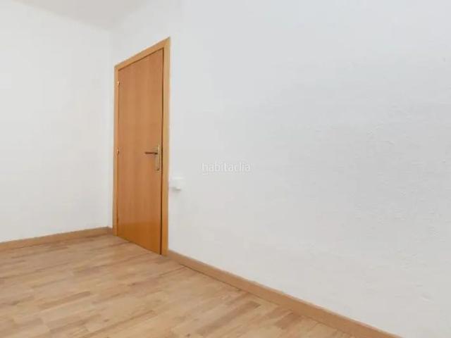 Piso en venta en Rubí, Zona Nord. Rubí, Barcelona. EN RENTABILIDAD se vende alquilado, no se puede visitar ni hipotecar. Pisos.
