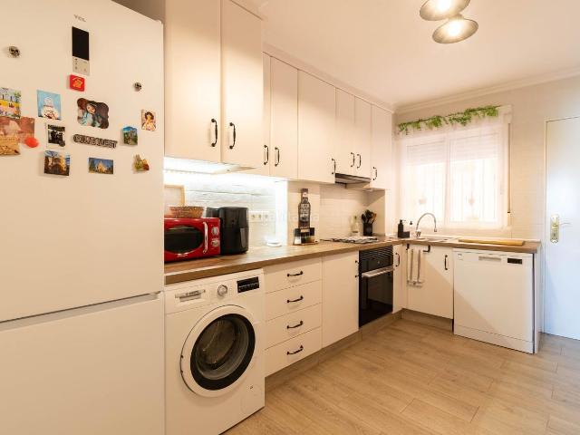 Piso en venta en Rafal. Piso con terraza y piscina comunitaria en RAFAL, ALICANTE. Pisos.