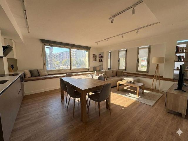 Piso en venta en rambla De Badal, Barcelona, de 103 m² 2 habitaciones por 425.000