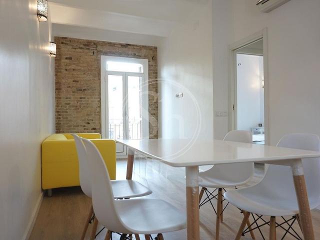 Piso en venta en rambla De Badal, Barcelona, de 32 m² 1 habitación por 210.000