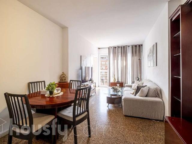 Piso en venta en rambla De Badal, Barcelona, de 76 m² 4 habitaciones por 330.000