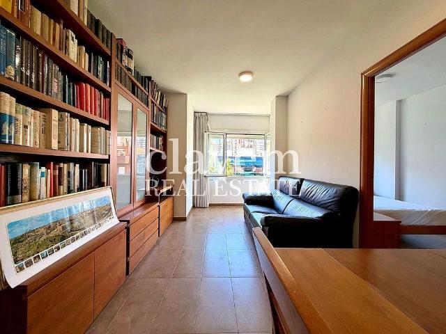 Piso en venta en rambla De Fabra i Puig, Barcelona, de 63 m² 3 habitaciones por 368.500