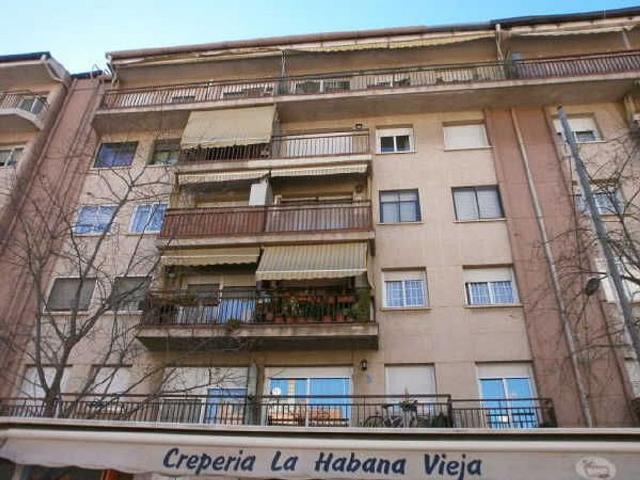 Piso en venta en rambla De Francesc Macià, Terrassa, de 75 m² 3 habitaciones por 138.000