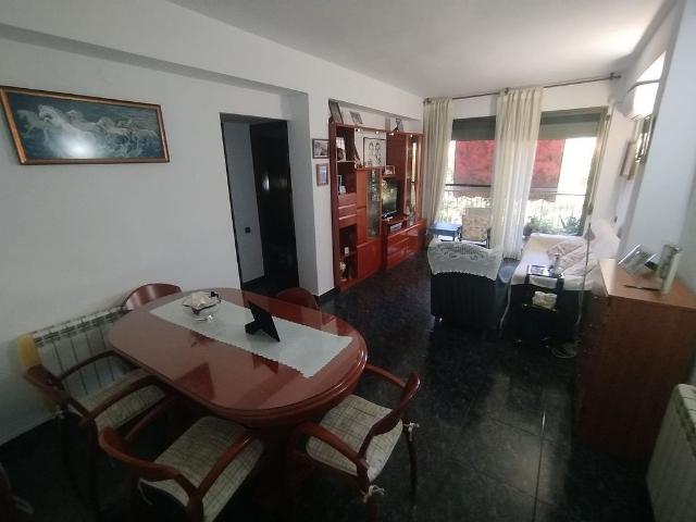 Piso en venta en rambla De Prim, Barcelona, de 85 m² 4 habitaciones por 350.000