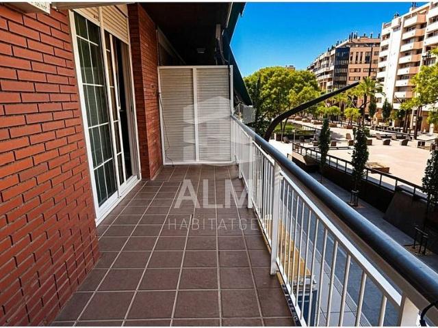 Piso en venta en rambla Del Brasil, Barcelona, de 90 m² 3 habitaciones por 620.000