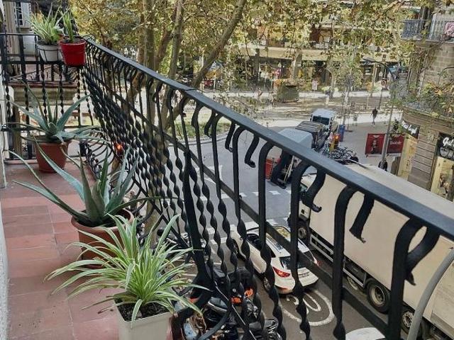 Piso en venta en rambla Del Poblenou, Barcelona, de 85 m² 4 habitaciones por 398.000