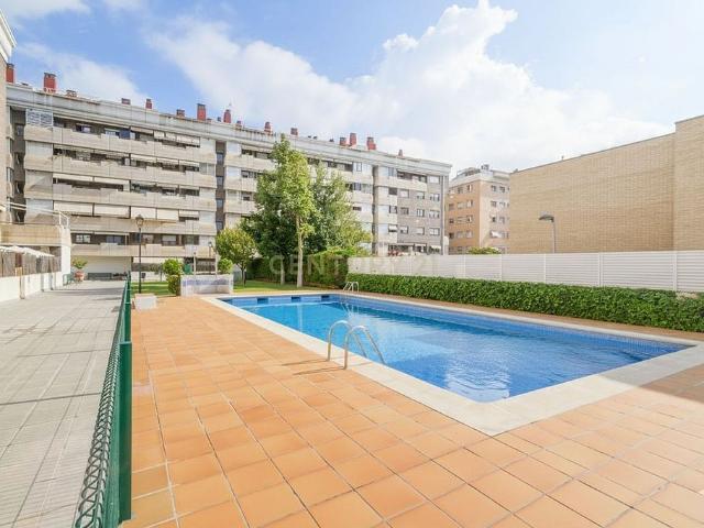 Piso en venta en rambla Josep Maria Jujol, Sant Joan Despí, de 95 m² 3 habitaciones por 574.000