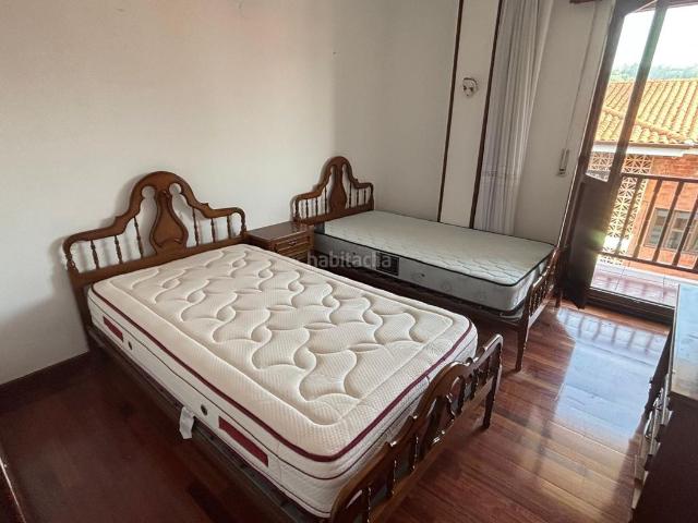 Piso en venta en Rasines. Piso de 3 habitaciones en Laredo en el centro de Rasines. Todos los servicios a un paso. Pisos.