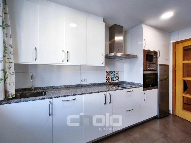 Piso en Venta en Recatelo O Carme