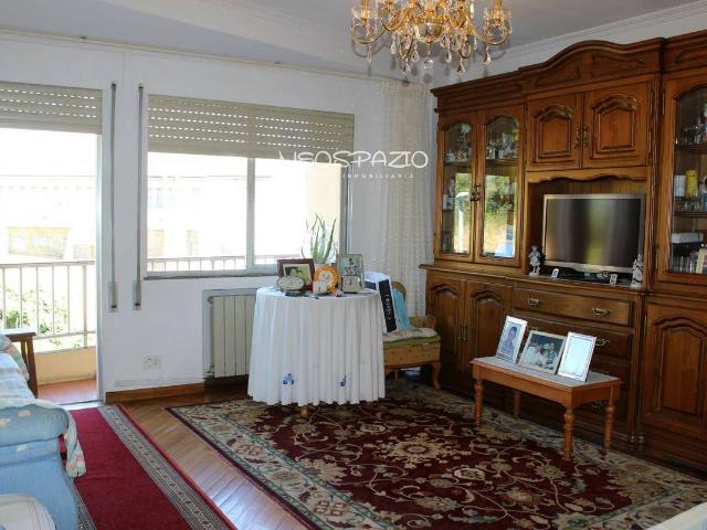 Piso en Venta en Recatelo O Carme