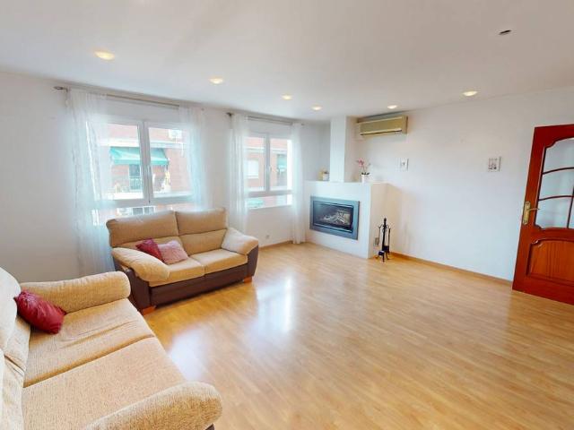 Piso en Venta en Reina Victoria Miguel Hernández