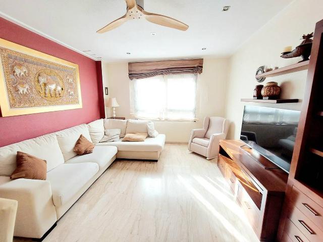 Piso en Venta en Reina Victoria Miguel Hernández