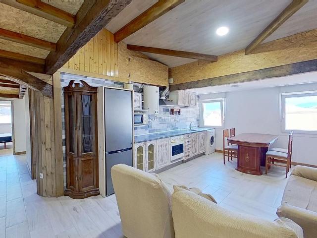 Piso en venta en Reinosa. Piso reformado, 3 habitaciones, luz y vistas, junto a Plaza de Abastos Impluvium. Pisos.