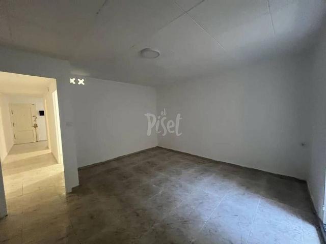 Piso en venta en Reus, de 60 m² 3 habitaciones por 119.000