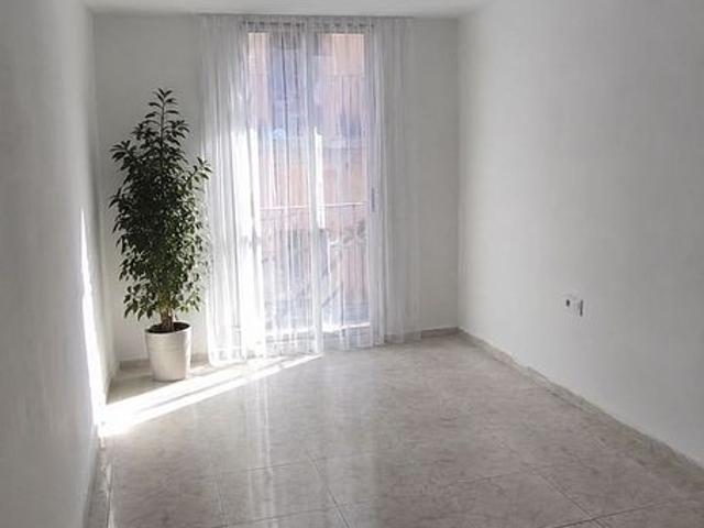 Piso en venta en Reus, de 65 m² 3 habitaciones por 119.000