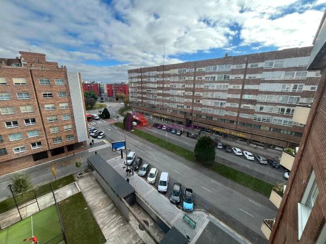 Piso en Venta en Reyes Católicos