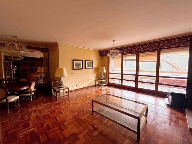 Piso en Venta en Reyes Católicos