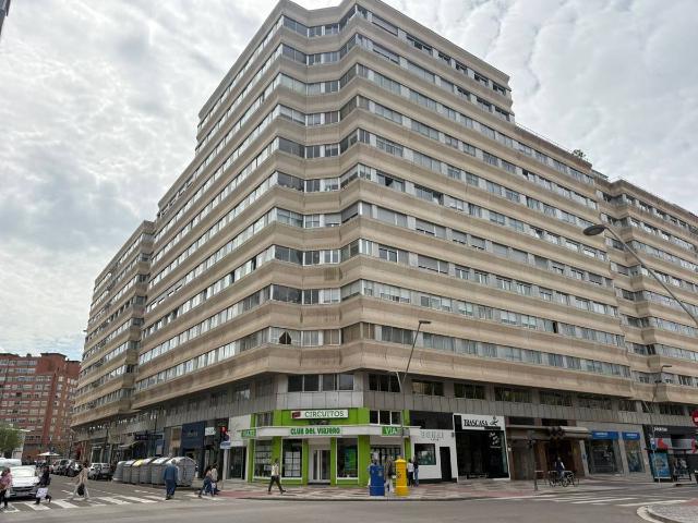 Piso en Venta en Reyes Católicos