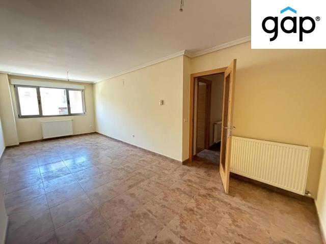 Piso en Venta en Reyes Católicos Paseo San Antonio