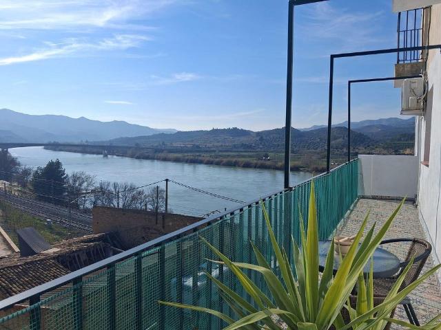 Piso en venta en Riba Roja d´Ebre, de 91 m² 2 habitaciones por 85.000