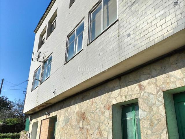 Piso en venta en Ribeira, Carreira. Venta de piso muy grande en Ribeira. Pisos.