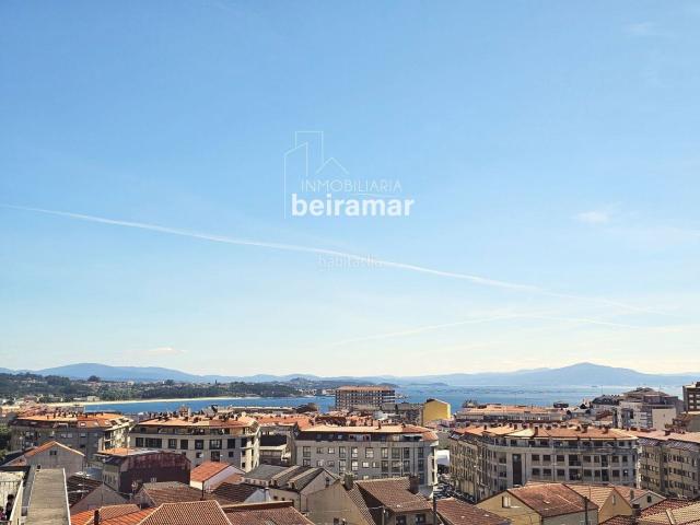 Piso en venta en Ribeira, Santa Uxía de Ribeira. Obra nueva en Ribeira Viviendas con terraza, garaje y vistas al mar. Pisos.