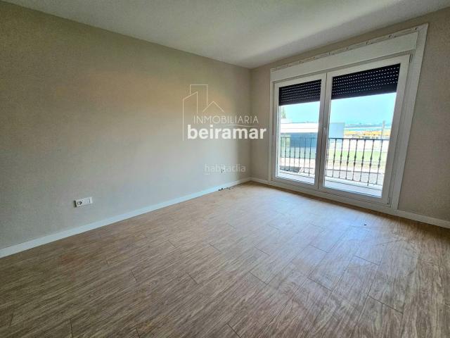 Piso en venta en Ribeira, Santa Uxía de Ribeira. Obra nueva en Ribeira Viviendas con terraza, garaje y vistas al mar. Pisos.