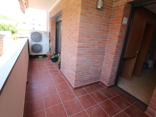 Piso en venta en Riells i Viabrea. PISO CON PISCINA COMUNITARIA, PARKING Y TRASTERO JUNTO A LA ESTACIÓN DE RIELLS I VIABREA. Pisos Riells i.