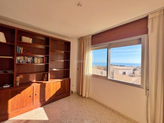 Piso en venta en Rincón de la Victoria, La Cala del Moral. Amplio piso de 3 dormitorios con vistas al mar, terrazas en Urbanización con piscina. Pisos Rincón de la.