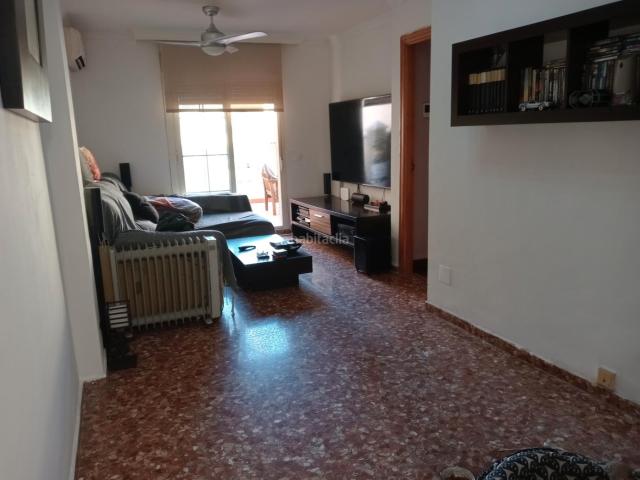 Piso en venta en Rincón de la Victoria, La Cala del Moral. Excelente piso en el Centro de la Cala del Moral. 80 metros 2 dormitorios. Ino se adosó a la cocina. 2 baños. Muy buena terraza. Pisos.