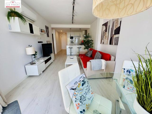 Piso en venta en Rincón de la Victoria, Lo Cea. Espectacular bajo con jardín 2 habitaciones. Pisos Rincón de la.