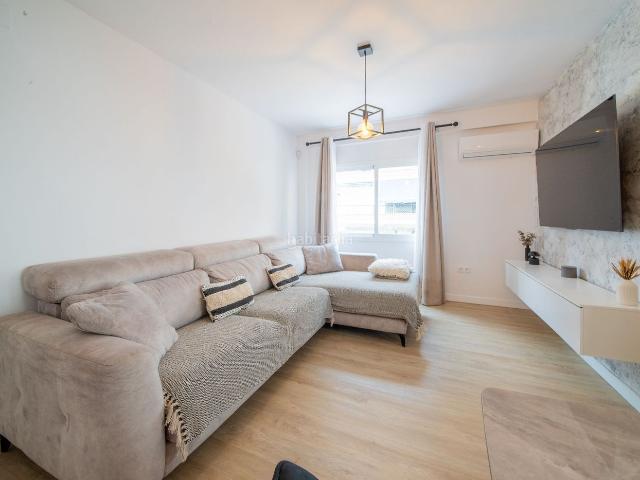 Piso en venta en Rincón de la Victoria, Playa del Rincón. Piso reformado en el corazón de Rincón de la Victoria, a 50 metros de la playa. Pisos Rincón de la.